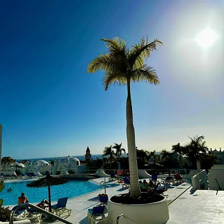 3 Bedroom, Heated Pool, Free Parking Apartamento
