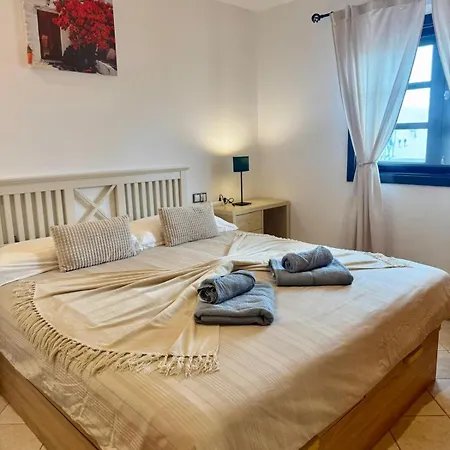 3 Bedroom, Heated Pool, Free Parking