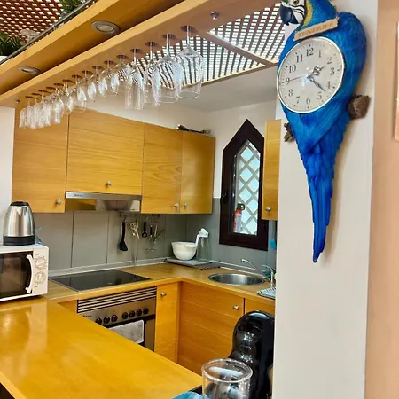 3 Bedroom, Heated Pool, Free Parking *