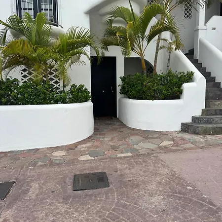 Apartamento 3 Bedroom, Heated Pool, Free Parking *