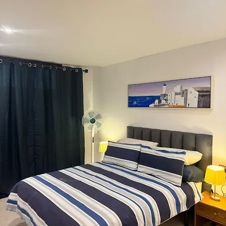 3 Bedroom, Heated Pool, Free Parking *