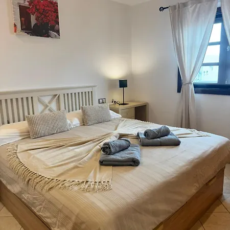 Lejlighed 3 Bedroom, Heated Pool, Free Parking *